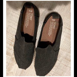 men's slip on shoes by Toms